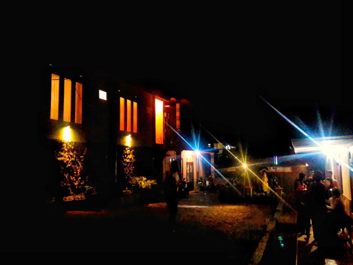 Bromo Otix Guest House エクステリア 写真