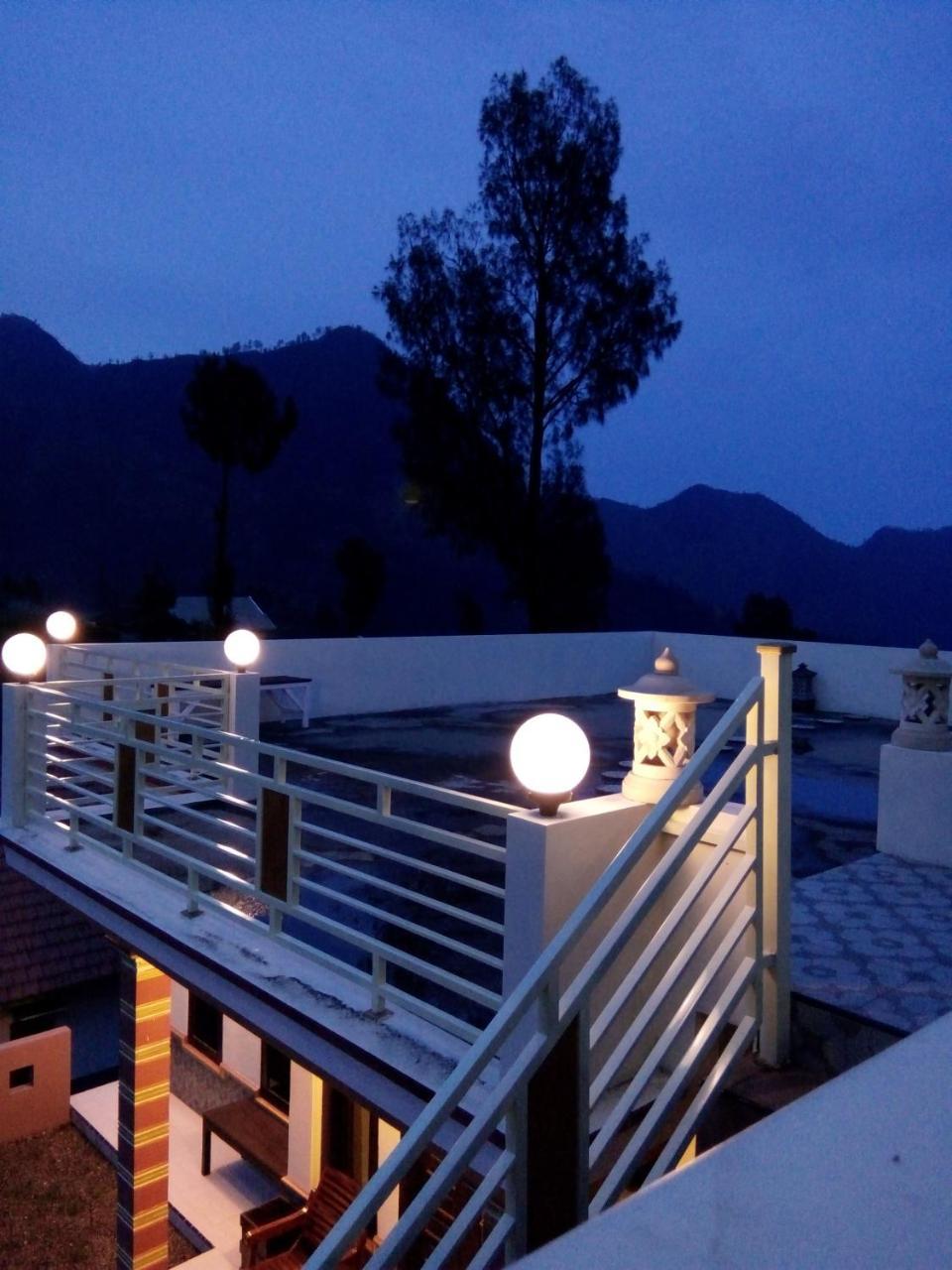 Bromo Otix Guest House エクステリア 写真